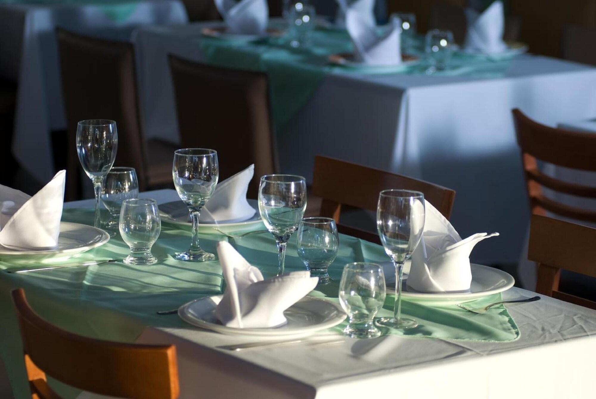 Oyo Hotel Arembepe Beach Hotel, Camacari Dış mekan fotoğraf