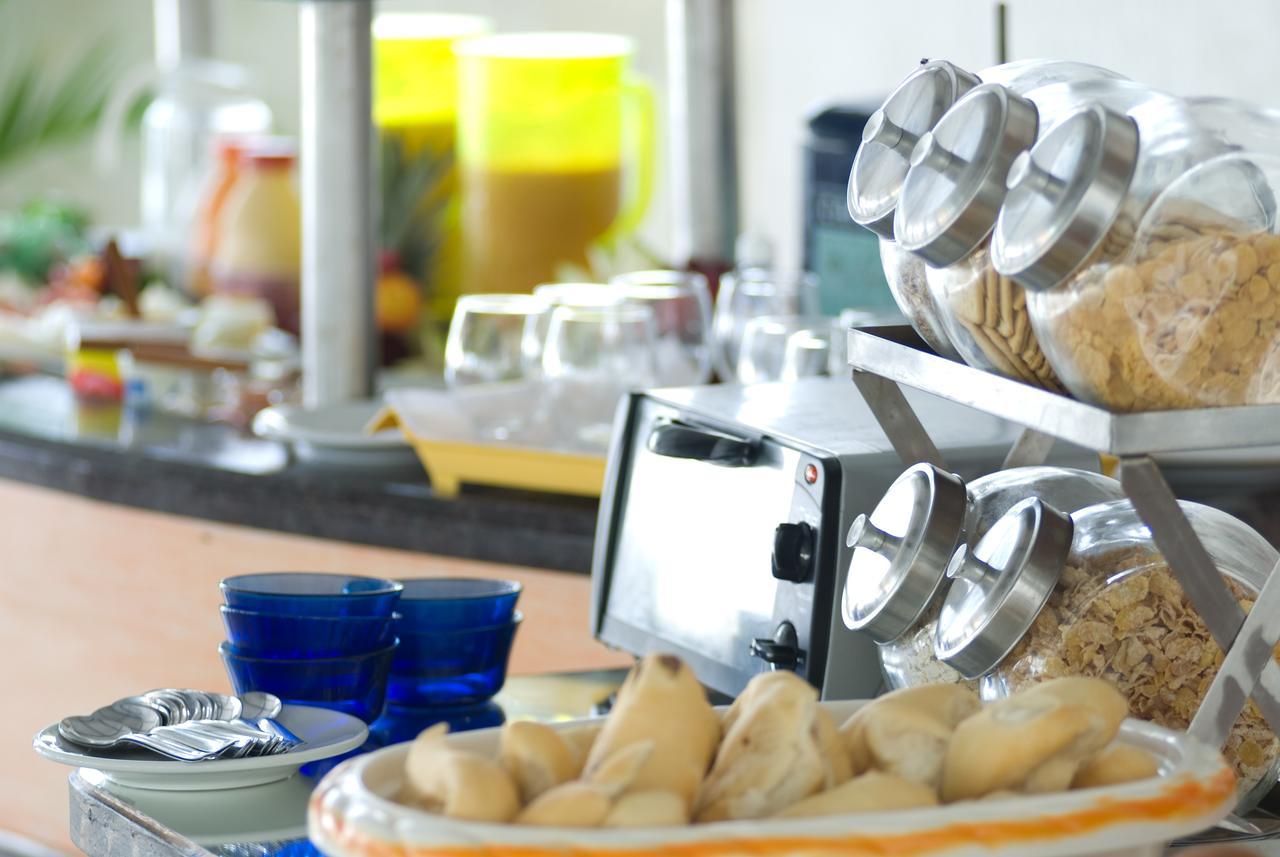 Oyo Hotel Arembepe Beach Hotel, Camacari Dış mekan fotoğraf